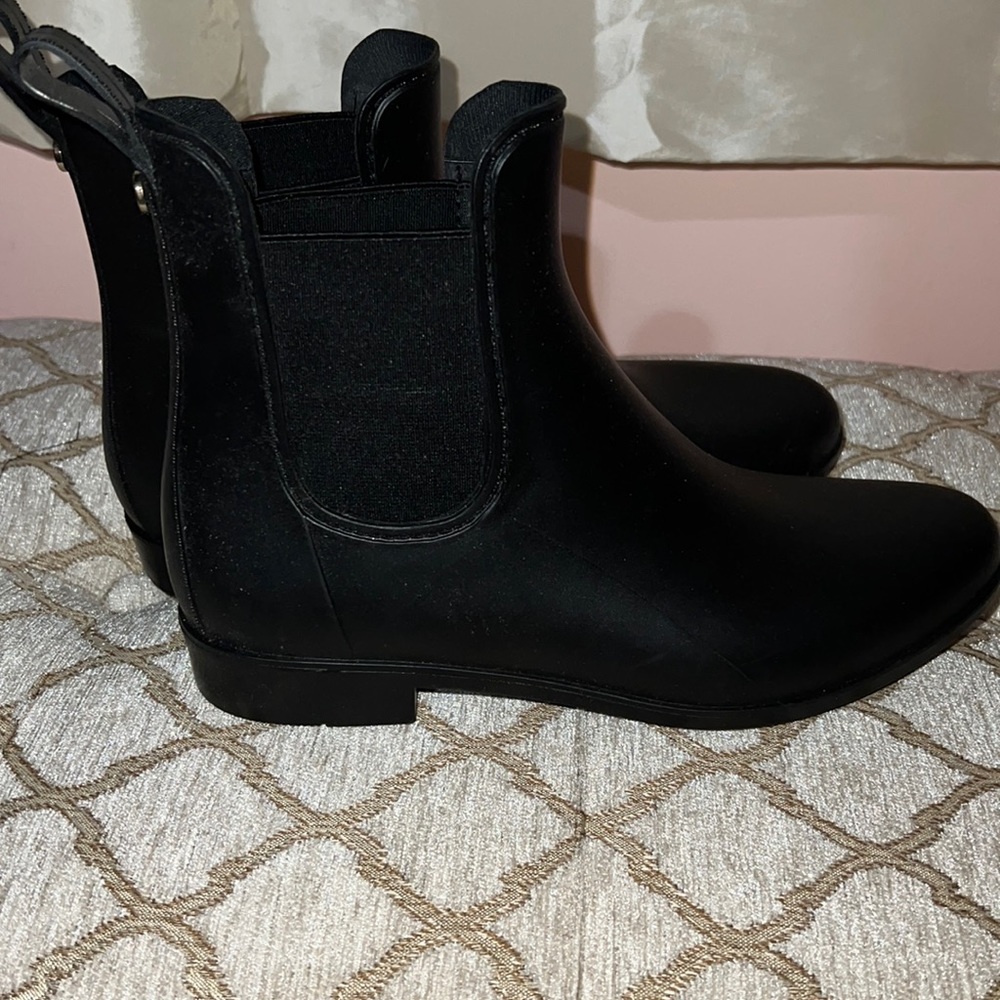Sam Edelman Black Rain Booties size 9